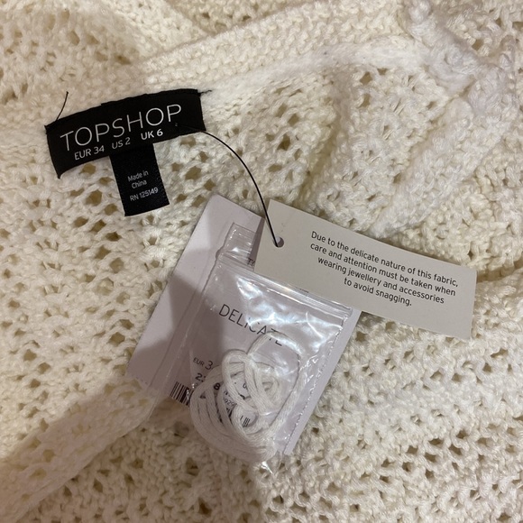 TOPSHOP | Size 2 | macrame white fringe top - Picture 6 of 11